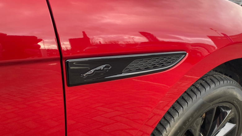 Jaguar F-Pace 2.0 D200 R-Dynamic Black 5dr Auto AWD Diesel Estate